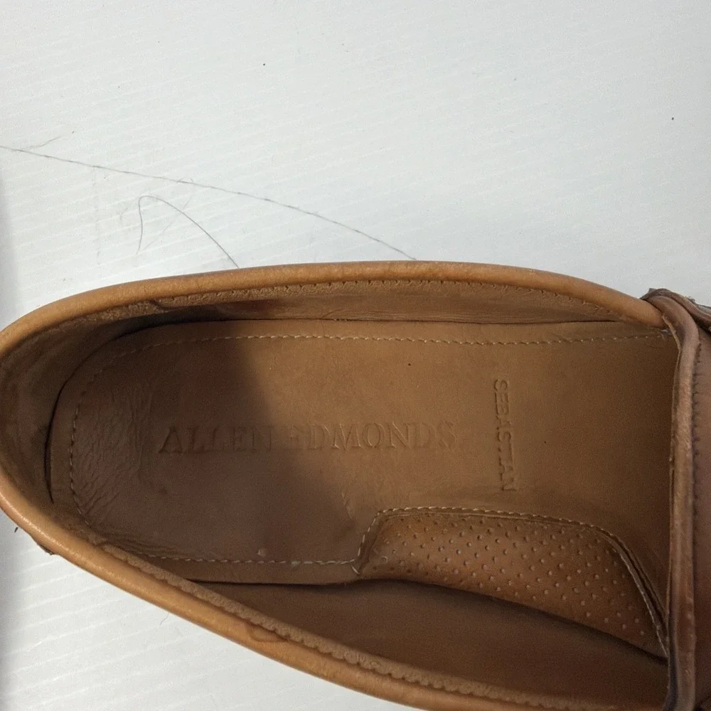 Allen Edmonds‎ 